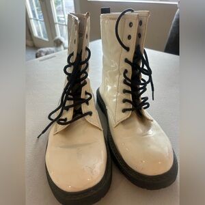 Rue 21 white patent combat boots with black laces Size 10 (1562)